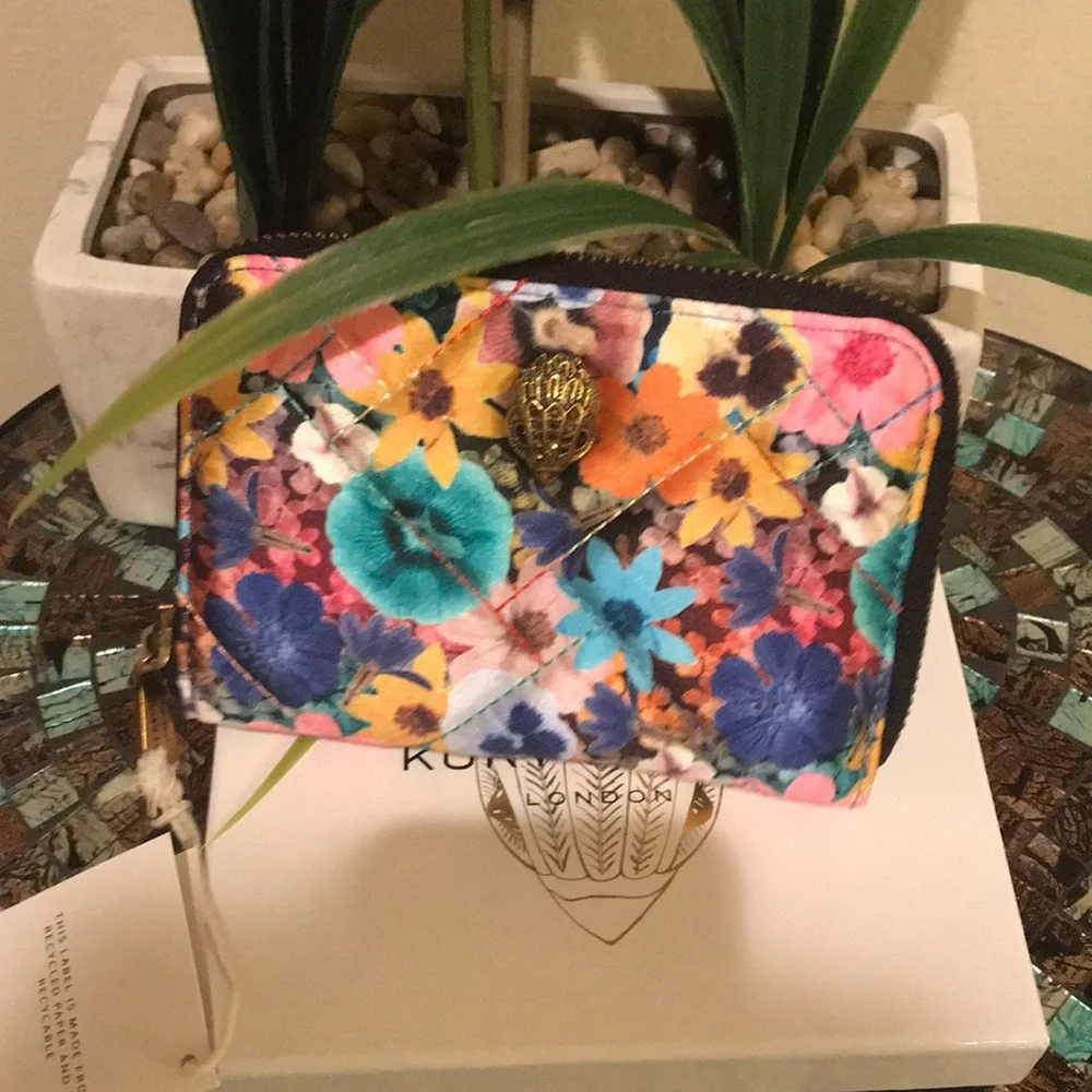 KURT GEIGER Small Zip Around Wallet Nylon Floral OPEN MISCELLANEOUS - Picture 1 of 17